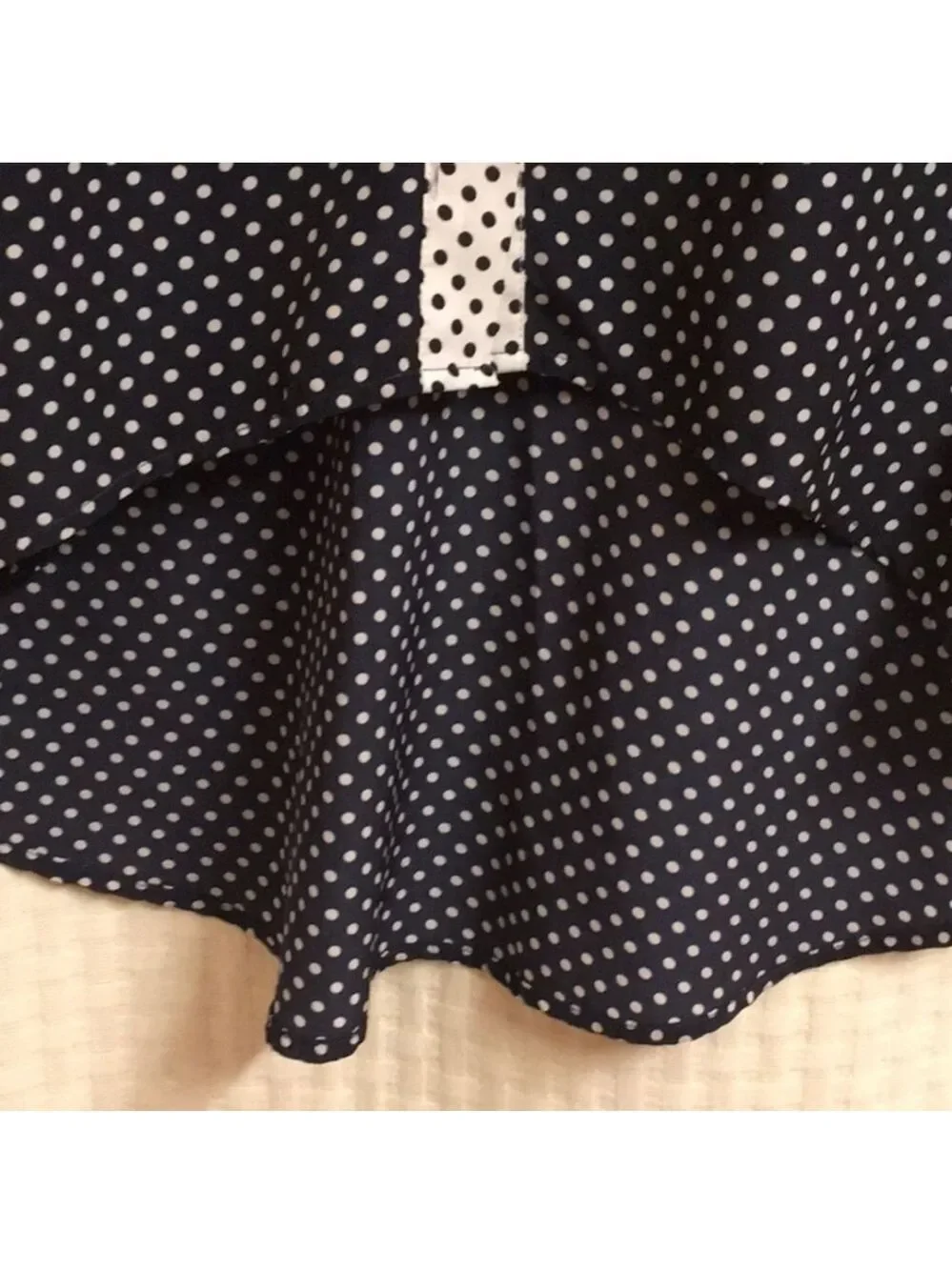 Forever 21 Modest womens size Medium polka dots dark blue white‎ button-d…